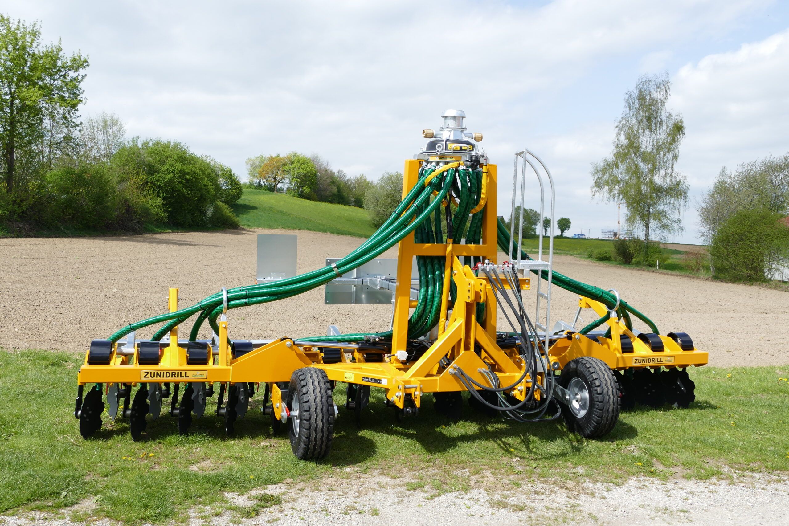 ZUNHAMMER ZUNI-DRILL – injektor pro precizní zapravení kejdy